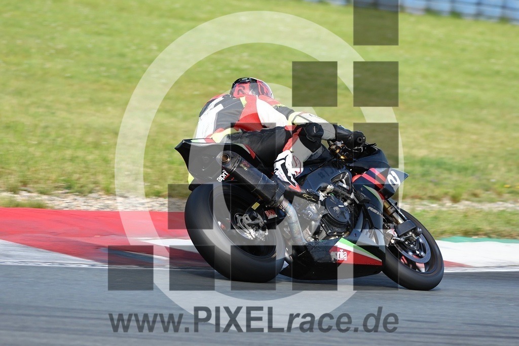0080-20260622_04695 | Schöne Erinnerungen an spannende Momente - das festzuhalten ist unser Job. PIXELrace.de ist seit 2003 auf den Rennstrecken Europas unterwegs um die Action draußen beim Fahren und die wunderbare Stimmung imm Fahrerlager für euch einzufangen.