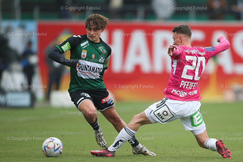 A_LUI_20230212_0018 | SPORT FUSSBALL ADMIRAL BUNDESLIGA SV RIED VS TSV HARTBERG
IM BILD: Luca Kronberger (SV Ried), Manuel Pfeifer (TSV Hartberg)

FOTO:FOTOLUI/UW