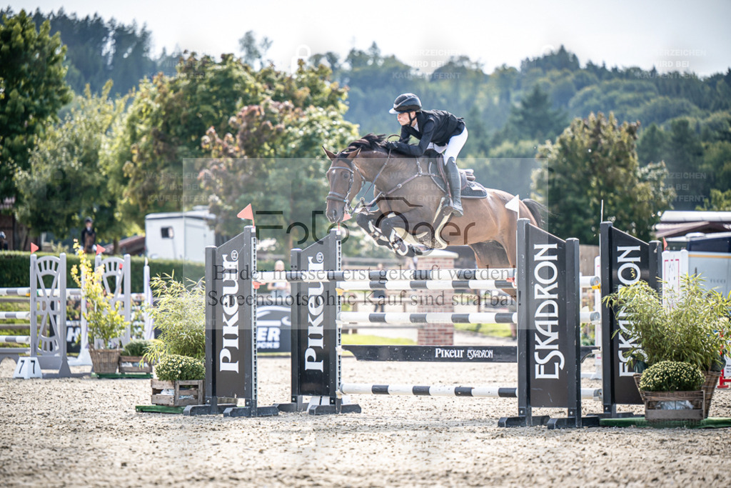 DOS_1038 | Entdecke hochwertige Reitturnierfotos von Foto Oger. Professionell, emotional und authentisch – jetzt Lieblingsmomente im Shop bestellen. - Realisiert mit Pictrs.com