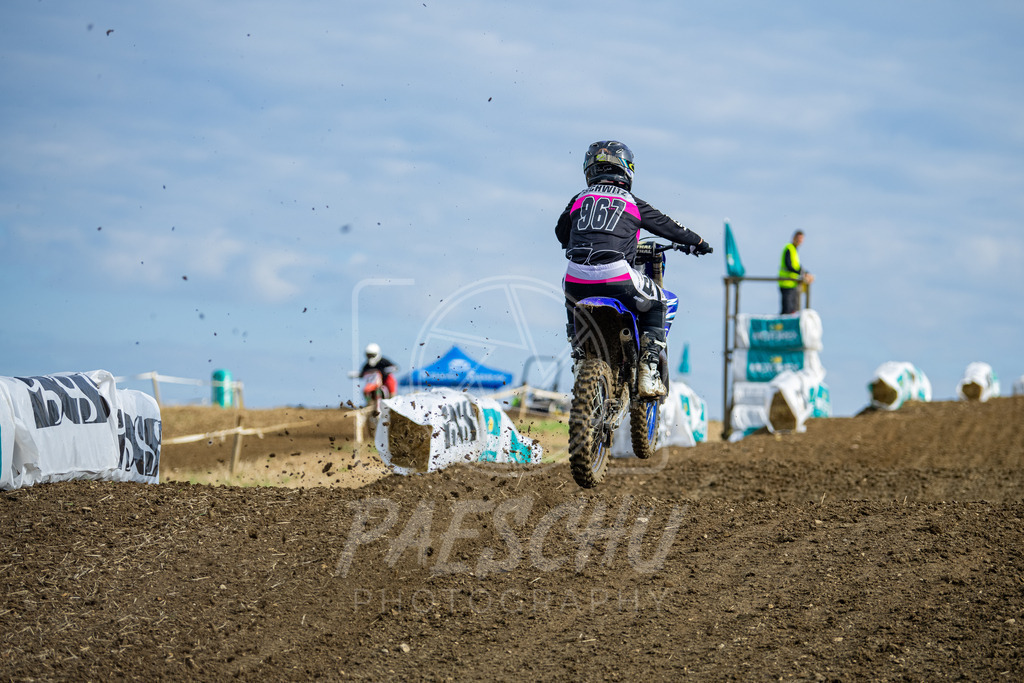 Lady (355) | Paeschuphoto Shop - Wer nicht sucht der auch nicht findet.Ob Motocrossbilder oder von einem besuchtem Spiel, Hauptsache Action. - Realisiert mit Pictrs.com
