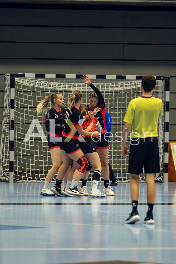 Handball I Frauen I Saison 2025-2026 I Frauen 2. Liga I 8. Spieltag I SG Schaffhausen - SG Red Dragons Uster I 23.11.2025 | Hochwertige Sportfotos kaufen & lizenzieren für Medien, Vereine, Agenturen & Sportler:innen. Entdecke professionelle Sportfotografie im Bildshop von Alexander Franzen. - Realisiert mit Pictrs.com