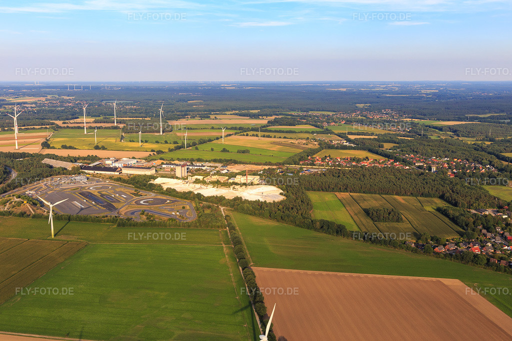 Luftbild: Gipswerk Embsen GmbH im Ortsteil Wagenhorst in Embsen im Bundesland Niedersachsen in Deutschland. – Foto: IMG_110047.jpg vom 16.08.2018 durch Werner Riehm/FLY-FOTO.de – Auflösung des Originals: 5472 x 3648 px – Knauf Gips | Knauf