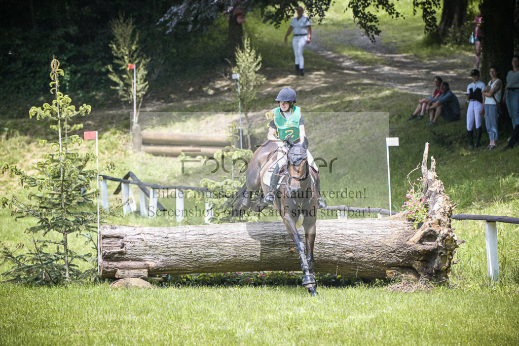 DOS_6188 | Entdecke hochwertige Reitturnierfotos von Foto Oger. Professionell, emotional und authentisch – jetzt Lieblingsmomente im Shop bestellen. - Realisiert mit Pictrs.com