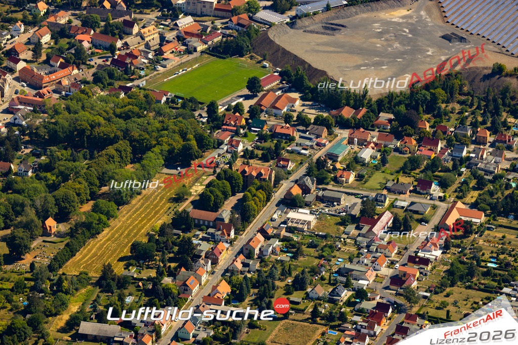 Das Luftbild der Stadt Klostermansfeld wurde 2022 vom Flugzeug heraus erstellt (keine Drohnen-Aufnahmen) Aufnahmehöhe ca.450 Meter- hohe Bildauflösung und Druck-Qualität. Garantiert!