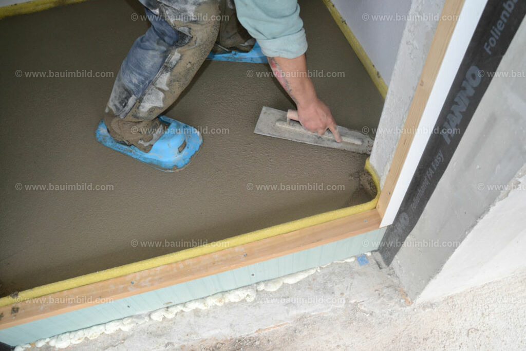 bib-lg19-fussbodenaufbau-0165 | Nach LV-Leistungsgruppen sortierte Detailfotos über den Bau eines Hauses. Alle Hausbau-Bilder direkt vom Urheber und Autor der Website Haus-Selber-Bauen.com