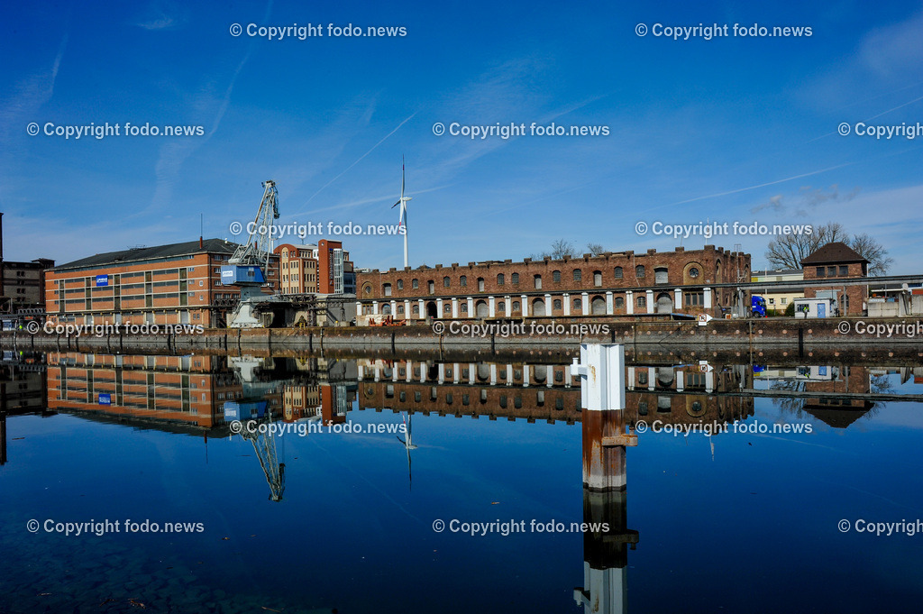 Deutschland_ Baden-Wuerttemberg_ Karlsruhe_ 20.02.2025-30 | 20.02.2025, Deutschland, GER, Baden-Wuerttemberg, Karlsruhe im Bild Themenbild, Stadtansichten, RheinhafenDie Rheinhaefen Karlsruhe sind die Binnenhaefen der Stadt Karlsruhe, am Oberrhein, Baden-Wuerttemberg: Quelle Wikipedia