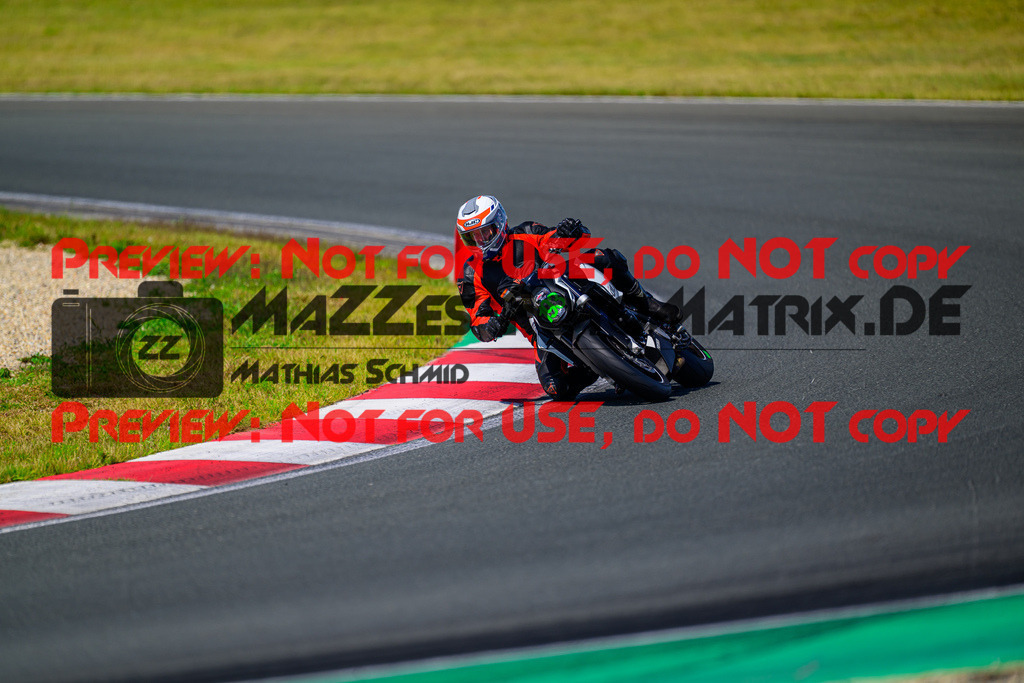 MaZZes_FotoMatrix_240725_6007705_6488 | GRUEN