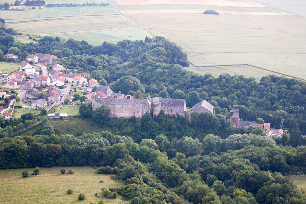Aerial view: View of the town in Roussy-le-Village in the state Moselle, France.Photo: IMG_050634.jpg taken on 06/24/2012 by Werner Riehm/FLY-FOTO.comResolution of the original: 4752 x 3168 px