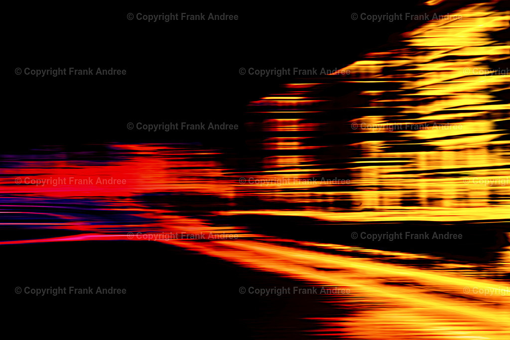 Berlin abstrakt - Nachts an der Spree | Spree Ufer in Berlin Mitte in der Nacht. Abstrakte Fotografie aus Berlin - Realisiert mit Pictrs.com