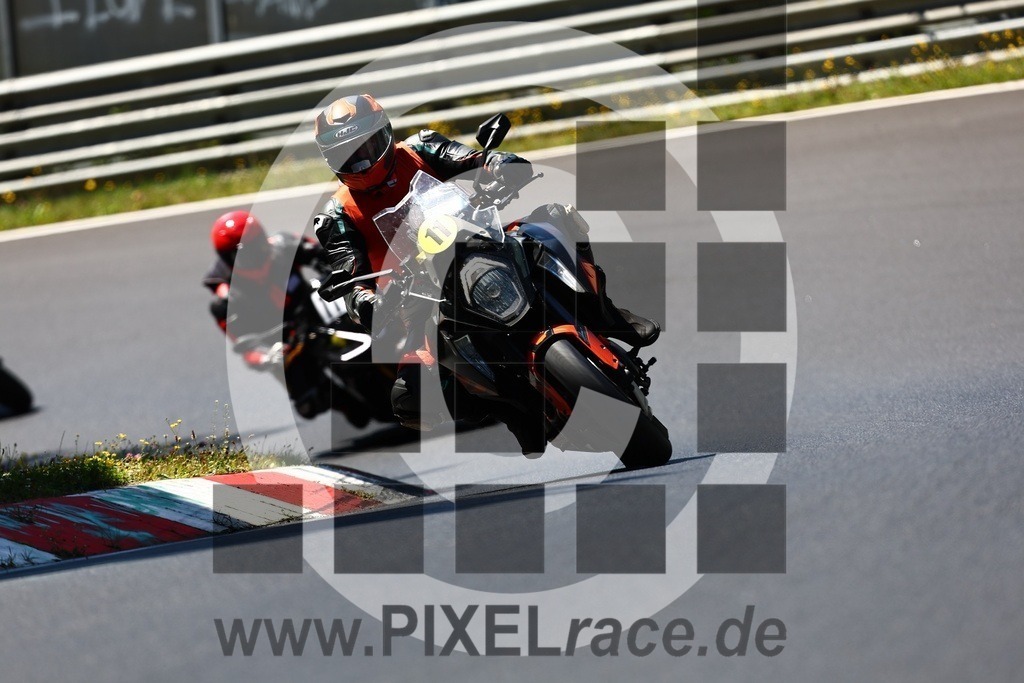 inst11-20240729_01277 | Schöne Erinnerungen an spannende Momente - das festzuhalten ist unser Job. PIXELrace.de ist seit 2003 auf den Rennstrecken Europas unterwegs um die Action draußen beim Fahren und die wunderbare Stimmung imm Fahrerlager für euch einzufangen.