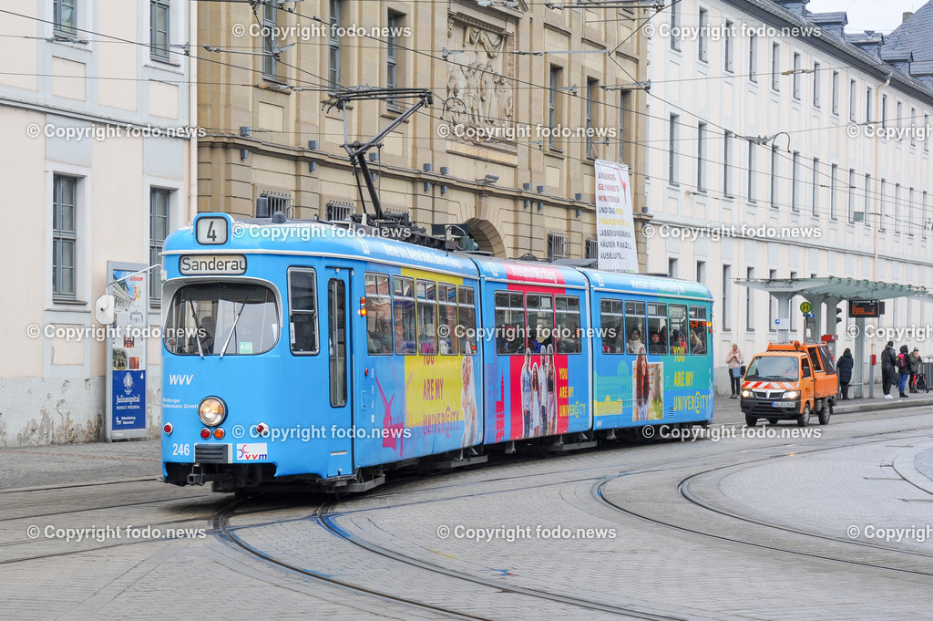 Wuerzburg_ Strassenbahn_ 01.02.2024-3 | 01.02.2024, Wuerzburg, AUT, Strassenbahn, im Bild Straßenbahn-Typ Duewag GT-D, Strassenbahn, Innenstadt, Verkehrsmittel, Verkehr, Oeffentlich, Oeffi, Historisch, Transport, Tram, Bim