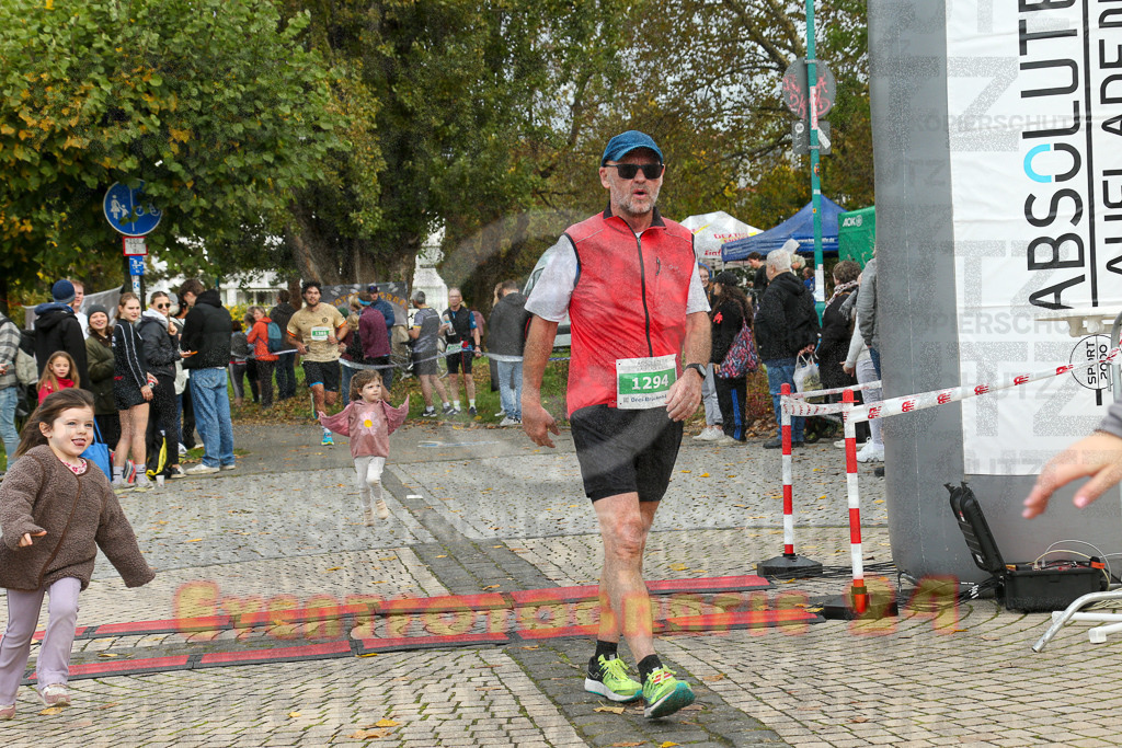 241020_1114_EX1_1549 | Sportfotografie im Rhein-Sieg Kreis, Köln, Bonn, NRW, Rheinland Pfalz, Hessen, etc. Unser Tätigkeitsfeld umfasst den Laufsport vom Volkslauf über den Marathon, Duathlon, Triathon bis zum Ultralauf wie Kölnpfad Ultra oder Schindertrail.