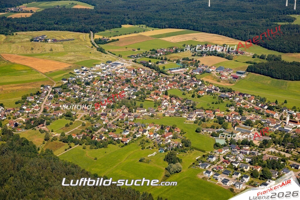Das Luftbild zeigt :  Rosenberg - Die Luftaufnahme wurde 2024 vom UL-Flugzeug aus erstellt ( keine Drohne ) - Hochauflösende Luftaufnahme - Für grossformatige Ausdrucke geeignet. Die Geschenkidee !Mit Lizenz und Bildrechte bestellbar