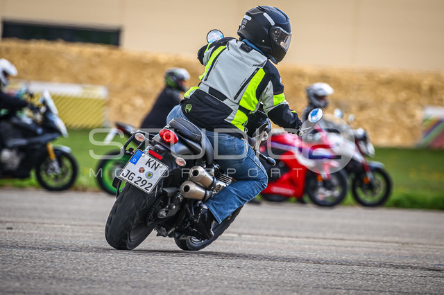 0011-260419_NOE-081_11 | Deine Full-Service-Agentur für ✔️Videoproduktionen und ✔️Motorsportfotografie Jetzt Angebot anfragen!