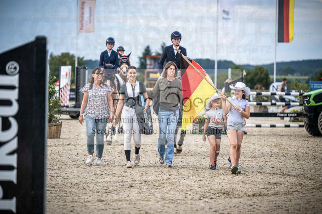 DOS_3027 | Entdecke hochwertige Reitturnierfotos von Foto Oger. Professionell, emotional und authentisch – jetzt Lieblingsmomente im Shop bestellen.Deutschlandweite Turnierfotografie. - Realisiert mit Pictrs.com