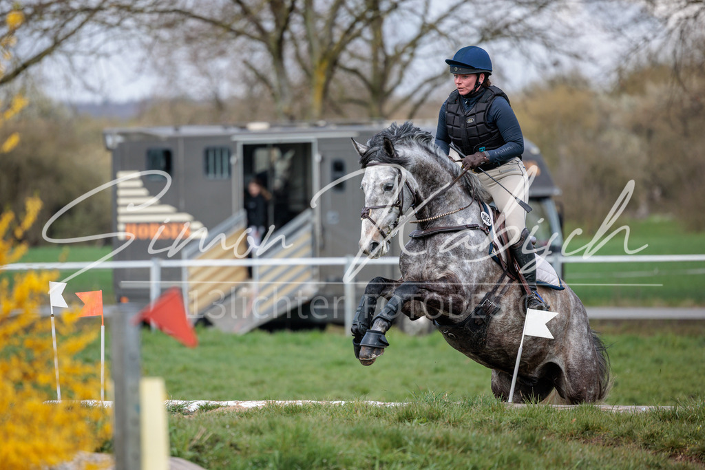 20260329-_3LI4228 | Tierfotografie Pferde, Hunde, Katzen, Haustiere.
Turnierfotografie Reitturniere, Reiten, Springreiten, Dressur in Hanau, dem Main-Kinzig-Kreis und dem Rhein-Main- Gebiet um Frankfurt