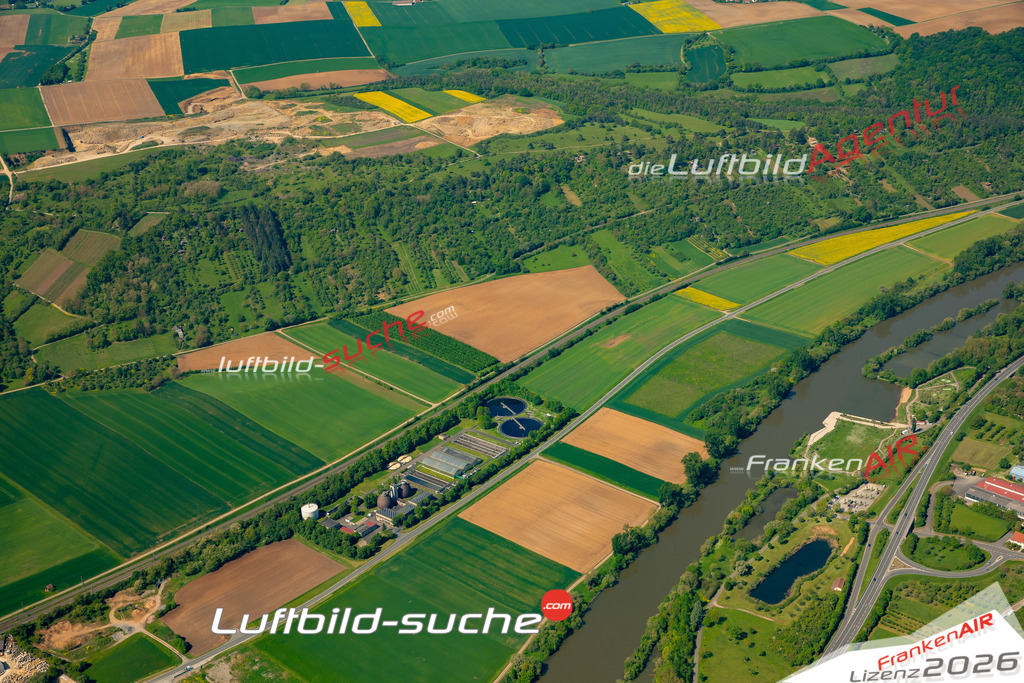 Das Luftbild zeigt :  Winterhausen - Die Luftaufnahme wurde 2024 vom UL-Flugzeug aus erstellt ( keine Drohne ) - Hochauflösende Luftaufnahme - Für grossformatige Ausdrucke geeignet. Die Geschenkidee !Mit Lizenz und Bildrechte bestellbar