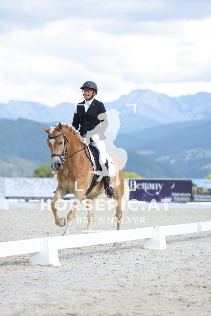 0P6A0009 | Willkommen bei Brunnmayr - Design & Fotografie – Ihrem Spezialisten für Reitturniere und Pferdeveranstaltungen in Oberösterreich, Salzburg und Bayern! Seit über 17 Jahren sind wir leidenschaftlich dabei.
