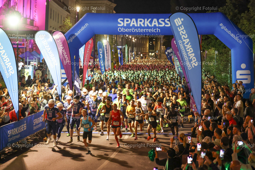 20230928bmmac220268 | Linz, AUSTRIA 26.Sept.23 - Night Run, Image shows 
Photo: Sportmediapics.com/ Manfred Binder