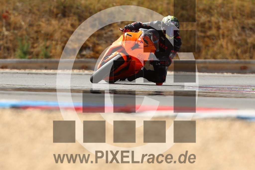 1288-20260828_02555 | Schöne Erinnerungen an spannende Momente - das festzuhalten ist unser Job. PIXELrace.de ist seit 2003 auf den Rennstrecken Europas unterwegs um die Action draußen beim Fahren und die wunderbare Stimmung imm Fahrerlager für euch einzufangen.
