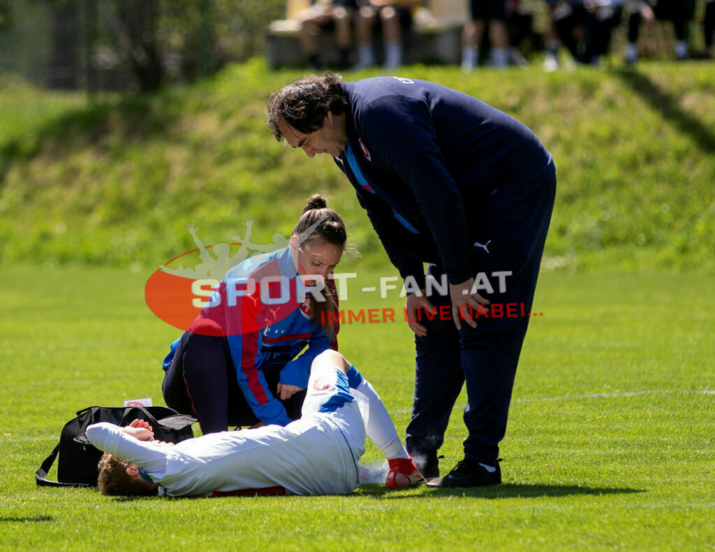 Portugal  U15 -Czech Republic U15 |  ; Portugal  U15 -Czech Republic U15 am 29.04.2022 in Arnoldstein
(Sportplatz), AUSTRIA, (Photo by Ernst Krawagner sport-fan.at) - Realisiert mit Pictrs.com