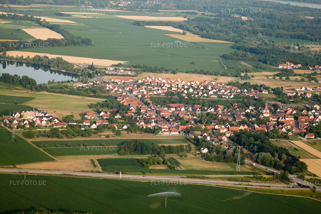 Luftbild: Rountzenheim von Westen im Ortsteil Ceinture Forêt Nord in Hagenau im Bundesland Bas-Rhin in Frankreich.Foto: IMG_30568.jpg vom 09.07.2010 durch Werner Riehm/FLY-FOTO.deAuflösung des Originals: 4752 x 3168 px