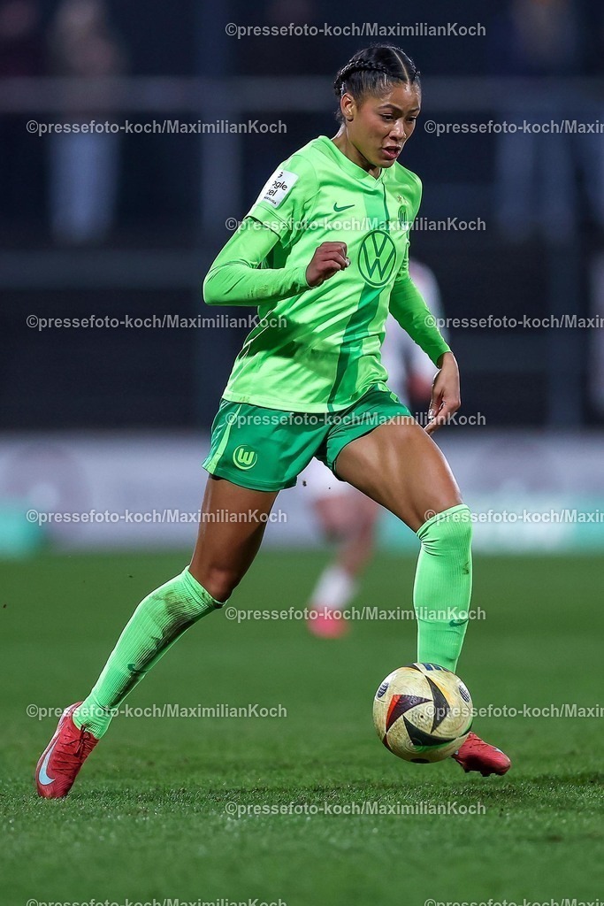 Koe07022502117 | 07.02.2025, Frauen Fußball, 1. FC Köln - VfL Wolfsburg, 1. Fußball Bundesliga, Franz-Kremer-Stadion, Saison 2024 2025: Sveindis Jonsdottir (VfL Wolfsburg #23)DFB regulations prohibit any use of photographs as image sequences and or quasi-video.