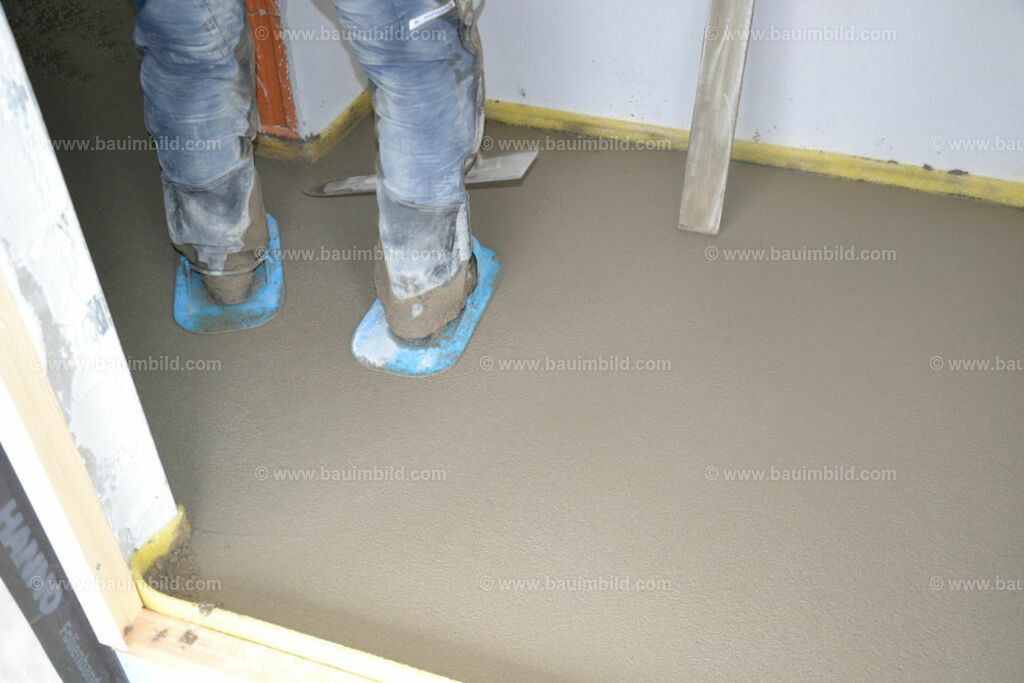 bib-lg19-fussbodenaufbau-0163 | Nach LV-Leistungsgruppen sortierte Detailfotos über den Bau eines Hauses. Alle Hausbau-Bilder direkt vom Urheber und Autor der Website Haus-Selber-Bauen.com