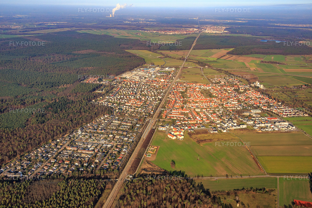Luftbild: Ortsansicht von Süden im Ortsteil Friedrichstal in Stutensee im Bundesland Baden-Württemberg in Deutschland. Foto: IMG_085313.jpg vom 19.12.2015 durch Werner Riehm/FLY-FOTO.de