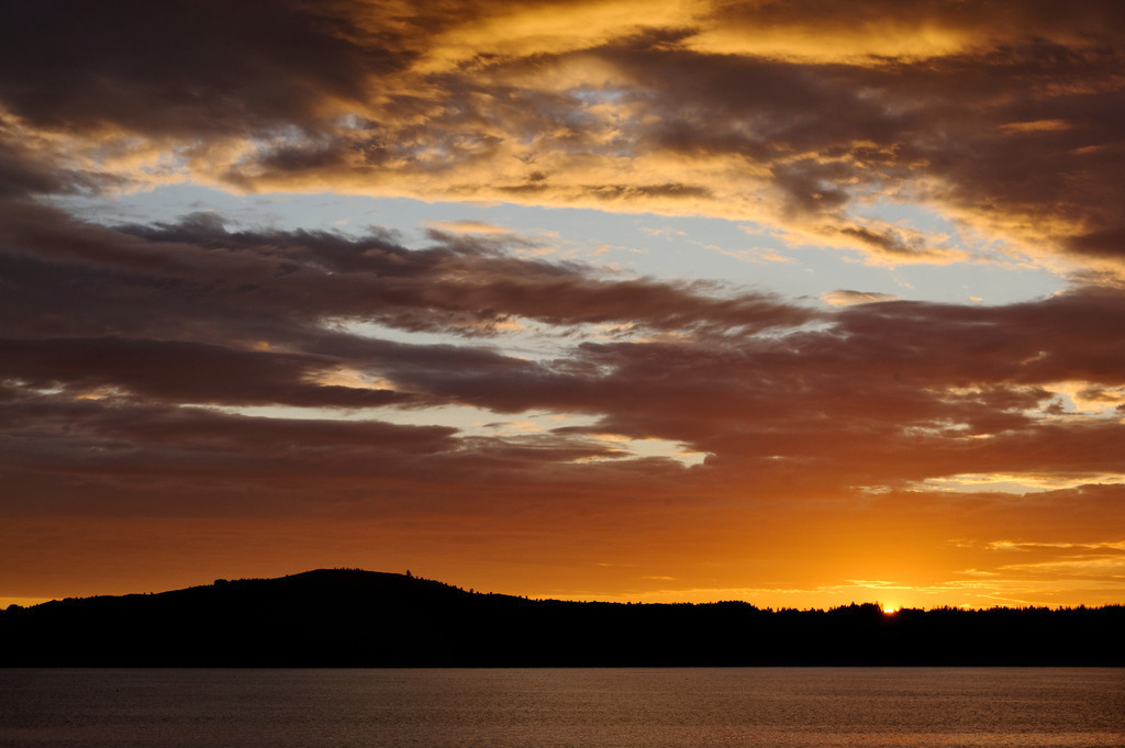 Sonnenuntergang am Meer | , Norwegen - July 16, 2011: Urlaubsreise in Norwegen; Sonnenuntergang am Meer - Realisiert mit Pictrs.com