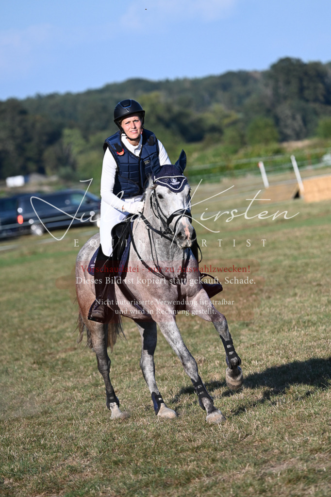 DSC_9065 | Pferde- und Turnierfotografie in Westsachsen. Pferdeportraits, Auftragszeichnungen und intuitive Kunst.