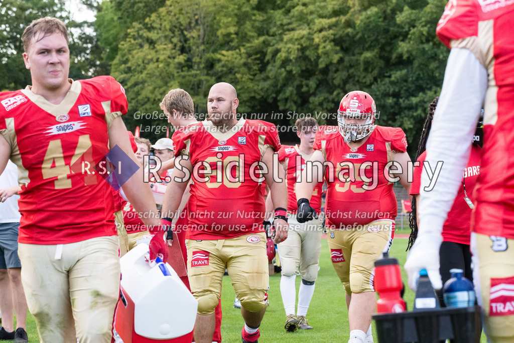 RS-1-005513 | Fabian Brinkmann (#60, Cougars, OL), Dominik Hermeling (#55, Cougars)