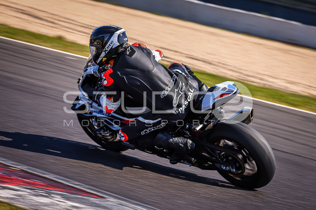 0988-240901_EL-024_988 | Deine Full-Service-Agentur für ✔️Videoproduktionen und ✔️Motorsportfotografie Jetzt Angebot anfragen!