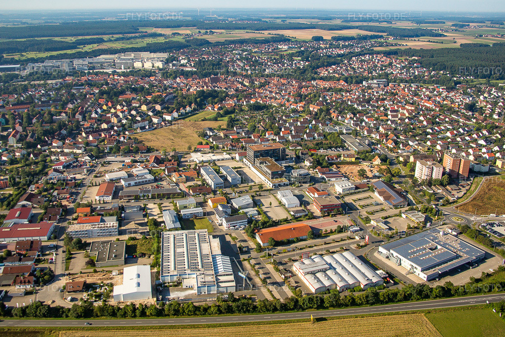 Luftbild: Gewerbegebiet und Firmenansiedlung Nord in Herzogenaurach im Bundesland Bayern in Deutschland. Foto: IMG_092693.jpg vom 07.08.2016 durch Werner Riehm/FLY-FOTO.de