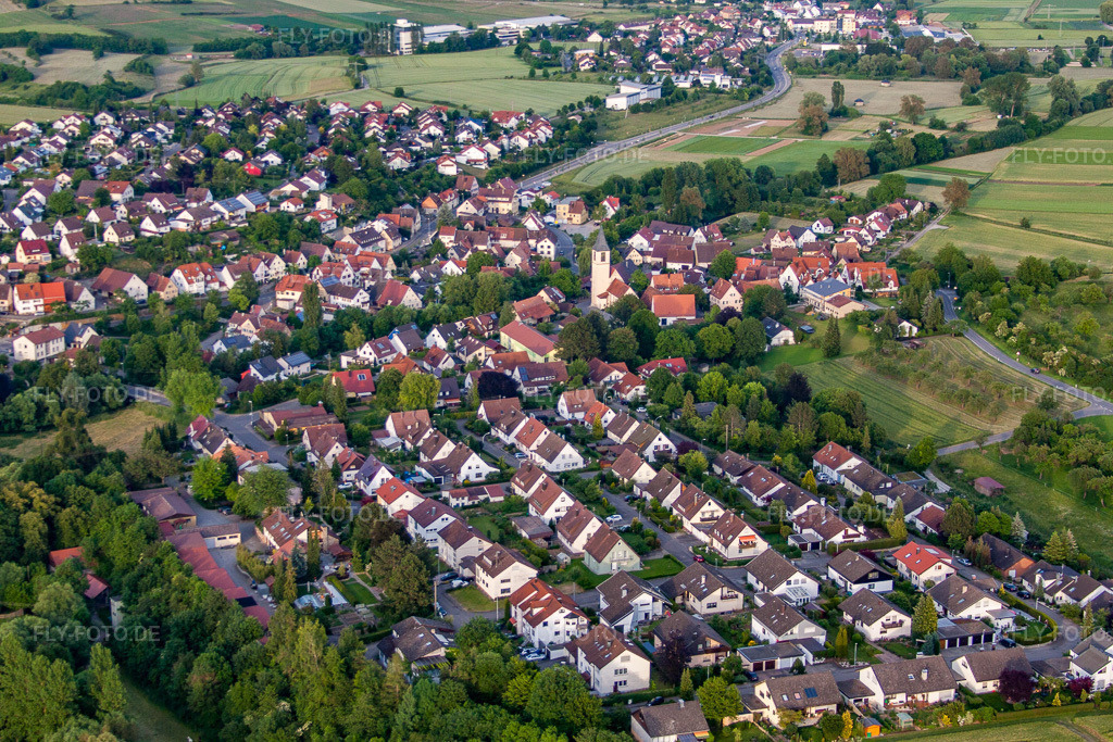 Luftbild: Ortsansicht von Nordwesten im Ortsteil Poltringen in Ammerbuch im Bundesland Baden-Württemberg in Deutschland. Foto: IMG_66949.jpg vom 07.06.2014 durch Werner Riehm/FLY-FOTO.de