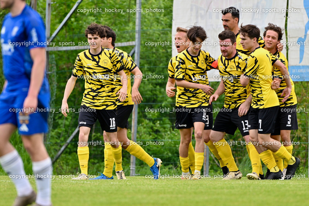 FC Faakersee vs. URC Thal Assling | #16 Tobias Felix Waldner FC Faakersee, #12 Moritz Nico Prugger FC Faakersee, #13 Marvin Ungerböck FC Faakersee, Jubel FC Faakersee Mannschaft, #7 Felix Michael Bachlechner FC Faakersee, #5 Cajetan Maria Thaddäus Kolig FC Faakersee, #18 Andreas Unterguggenberger FC Faakersee, #23 Roman Adunka FC Faakersee, FC Faakersee vs. URC Thal Assling, FC Faakersee vs. URC Thal Assling am 04.05.2025 in Finkenstein (Sportplatz Finkenstein), Austria, (Photo by Bernd Stefan)