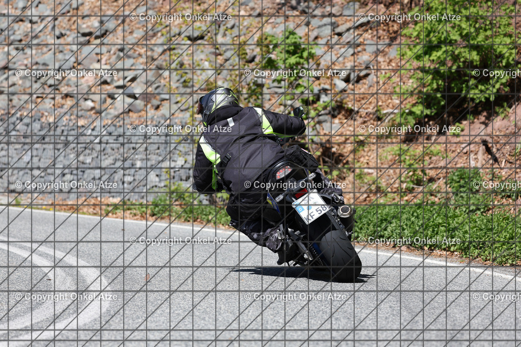 IMG_7897 | Fotograf am Kyffhäuser. Onkel Atze. Kyffhäuser Rennstrecke. Café36. Motorsportfotografie. - Realisiert mit Pictrs.com