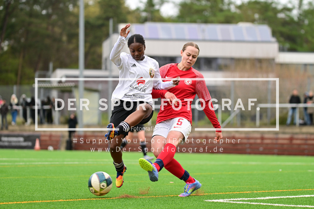 Fußball I Frauen I Saison 2025-2026 I Bezirksliga I 21. Spieltag I Harburger TB - Rahlstedter SC I 165473 | Der Sportfotograf. - Realisiert mit Pictrs.com