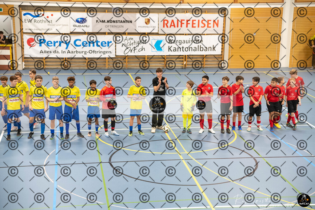 20241123_FCR-Hallenturnier-D_3_008 | Sport und Naturfotografie von Roberto Esposito zeigt echte Momente Bewegung und die Schönheit der Natur. Ausdrucksstarke Bilder schaffen Emotionen.