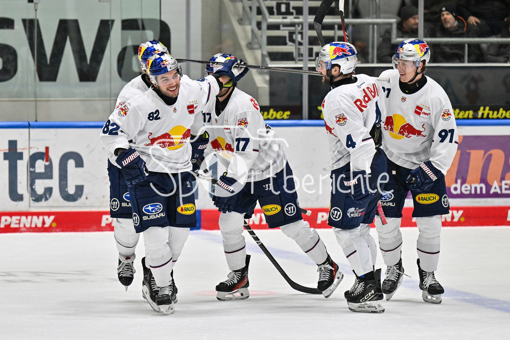 Augsburger Panther - EHC RB München | Grenzeloser Jubel der Gaeste nach dem Treffer zum 4-5 durch Christopher DESOUSA (EHC RB Muenchen 82) / Freude / happy / tor / Torschuetze / DEL: Augsburger Panther - EHC RB Muenchen, Curt Frenzel Stadion am 16.01.2025