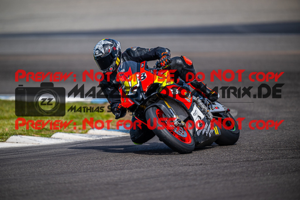 MaZZes_FotoMatrix_230410_8408 | ROT