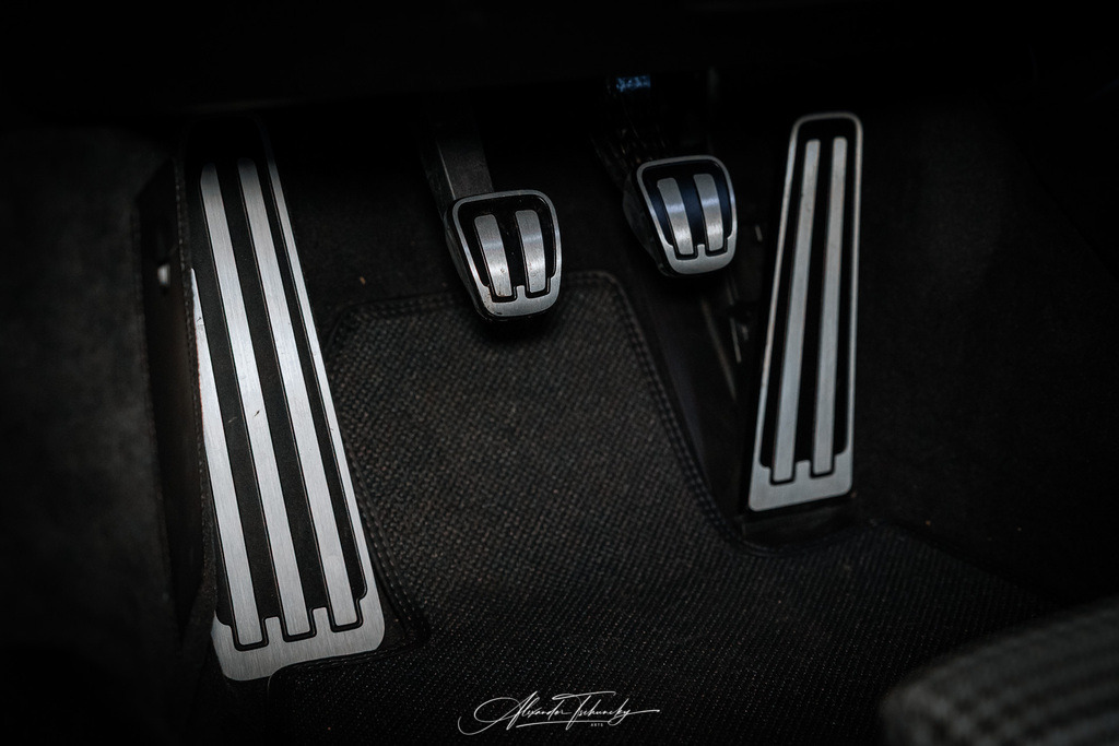 R6PZ3498 _Alexander Tschuncky | Entdecken Sie die faszinierende Welt von Alexander Tschuncky Arts: Kreative Fotografie, atemberaubende Automobilkunst und hochwertiger Bilderdruck. Lassen Sie sich inspirieren! - Realisiert mit Pictrs.com