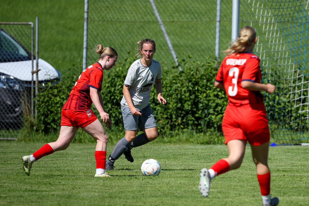 Fußball I FRAUEN I Saison 2025-2026 I Freundschaftsspiel I FC Loppenhausen - 1FC Heidenheim 1846 II I_250831_0488 | Fotopresso – Sportfotografie in Heidenheim & Umgebung. Professionelle Sportfotografie für unvergessliche Momente. Dynamische Action-Shots, emotionale Szenen & hochwertige Bilder. - Realisiert mit Pictrs.com