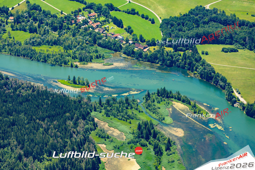 Die Luftaufnahme Lech - Pürgen wurde 2022 vom Flugzeug aus (keine Drohne) erstellt. Hohe Auflösung -für große Poster und Wandbilder geeignet - Garantiert!