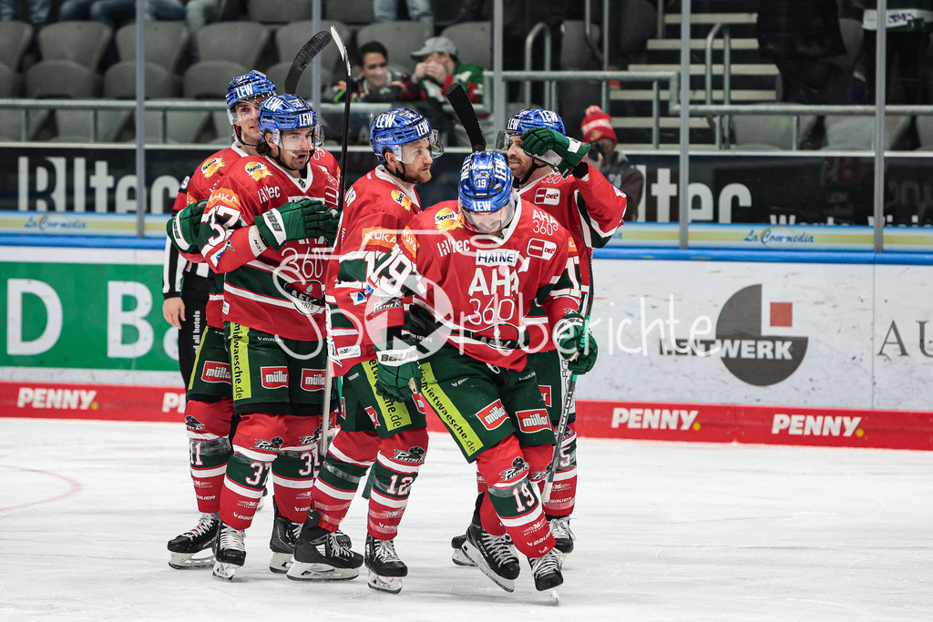Augsburger Panther - Adler Mannheim | Jubel der Panther nach dem Treffer zum 4-3 durch Andrew LeBLANC (AEV #19)