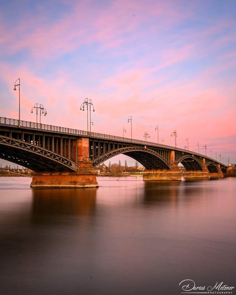 Die Theodor-Heuss-Brücke | Die Theodor-Heuss-Brücke in Mainz