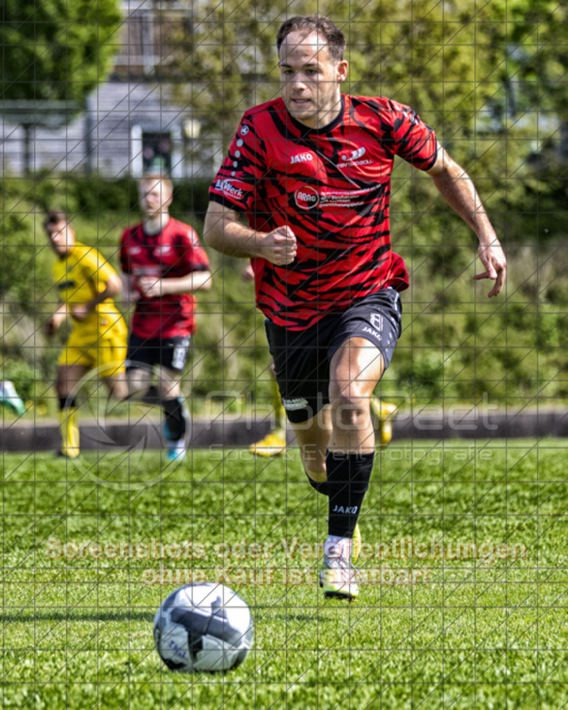 20250427_150222_0089-Bearbeitet | #,TSV Bad Boll (rot) vs. SV Waldhausen (gelb), Fussball, Landesliga 2 - wfv, 24. Spieltag, Saison 2024/2025, Rasenplatz, Erlengarten 37, 73087 Bad Boll, 27.04.2025 - 15:00 Uhr,Foto: PhotoPeet-Sportfotografie/Peter Harich