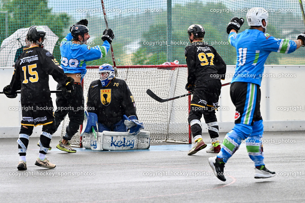 VAS Villach vs. ASKÖ Hockey Villach | Jubel ASKÖ Hockey Villach, #15 Kronig Daniel VAS Villach, #39 MOSSER Dominik ASKÖ Villach Hockey, #70 Moser Lukas VAS Villach, #97 Pirsch Christoph VAS Villach, #11 HEU Marco ASKÖ Villach Hockey, VAS Villach vs. ASKÖ Hockey Villach, VAS Villach vs. ASKÖ Hockey Villach am 03.07.2025 in Villach (Alpen Arena ), Austria, (Photo by Bernd Stefan)