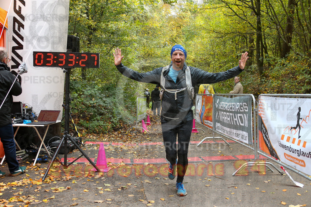 251026_1335_EX1_3685 | Sportfotografie im Rhein-Sieg Kreis, Köln, Bonn, NRW, Rheinland Pfalz, Hessen, etc. Unser Tätigkeitsfeld umfasst den Laufsport vom Volkslauf über den Marathon, Duathlon, Triathon bis zum Ultralauf wie Kölnpfad Ultra oder Schindertrail.