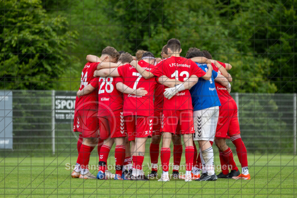 20250616_182919_0156 | #,  TV Eybach (weiß) vs. 1.FC Donzdorf II (rot), Fussball, Entscheidungsspiel 3 in Kreisliga A3 - Bezirk Neckar/Fils, Saison 2024/2025, Rasensportplatz, Staufenecker Str. 41, 73084 Salach, 16.06.2025 - 18:30 Uhr,Foto: PhotoPeet-Sportfotografie/Peter Harich